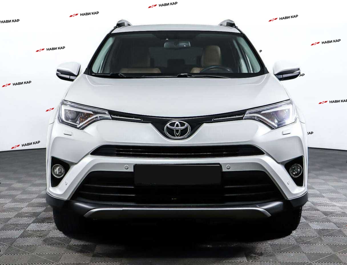 Toyota RAV4 с пробегом — 2018 год. Фото: #1