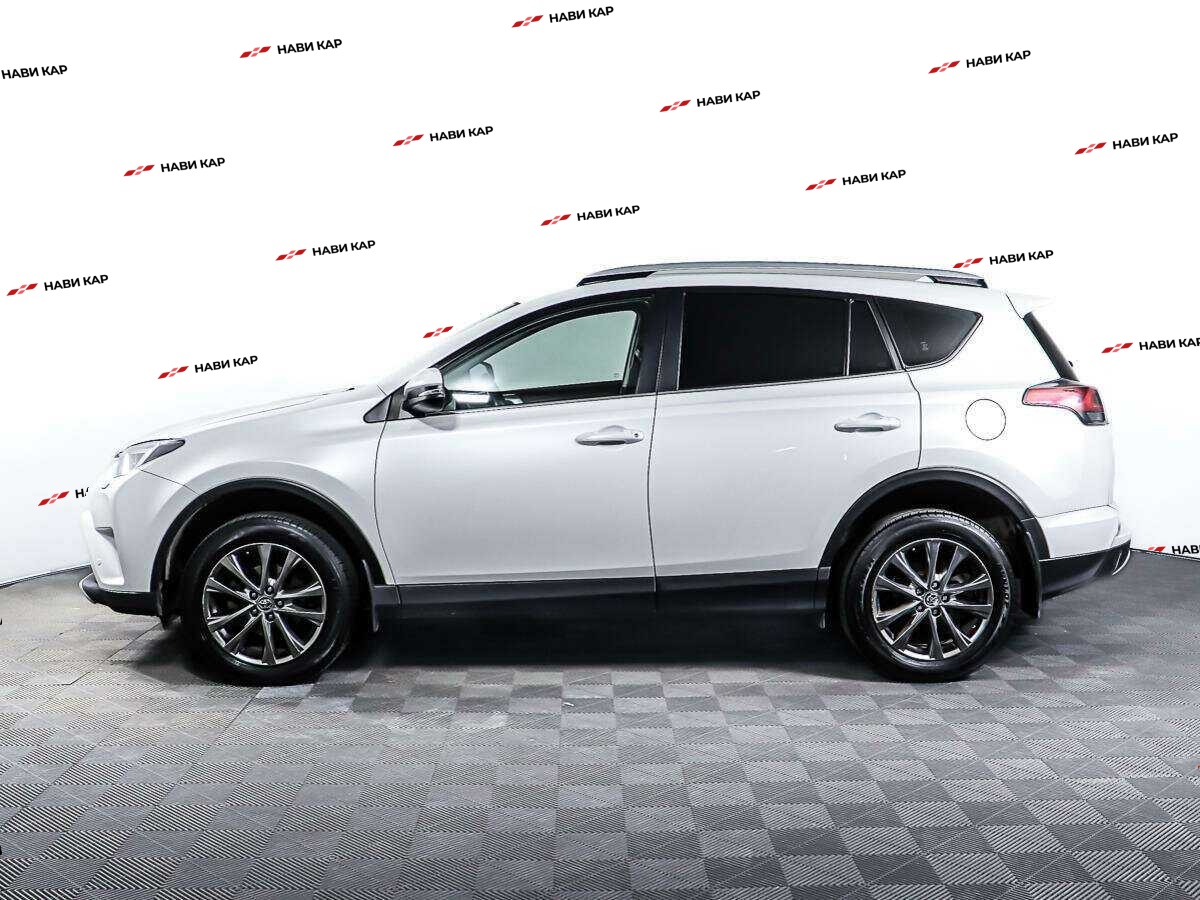 Toyota RAV4 с пробегом — 2018 год. Фото: #7