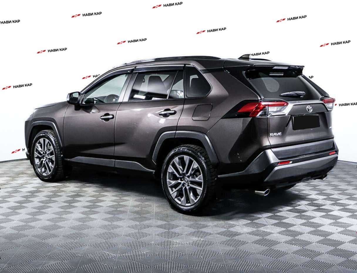Toyota RAV4 с пробегом — 2019 год. Фото: #6