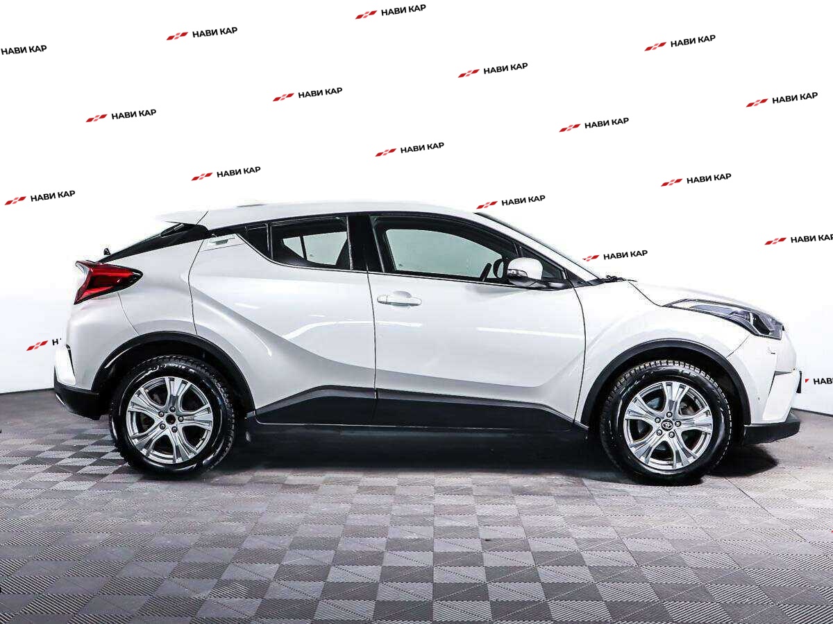 Toyota C-HR с пробегом — 2019 год. Фото: #3