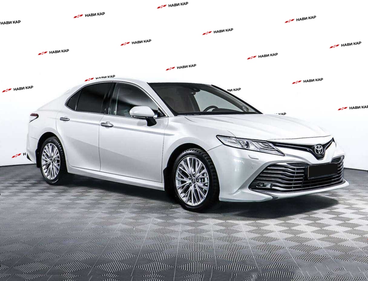 Toyota Camry с пробегом — 2018 год. Фото: #2