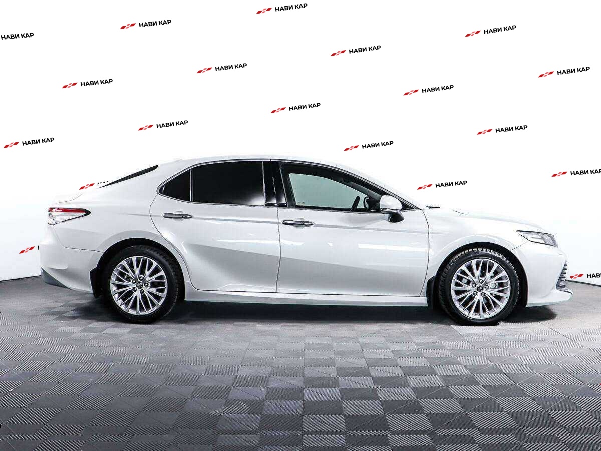 Toyota Camry с пробегом — 2018 год. Фото: #3