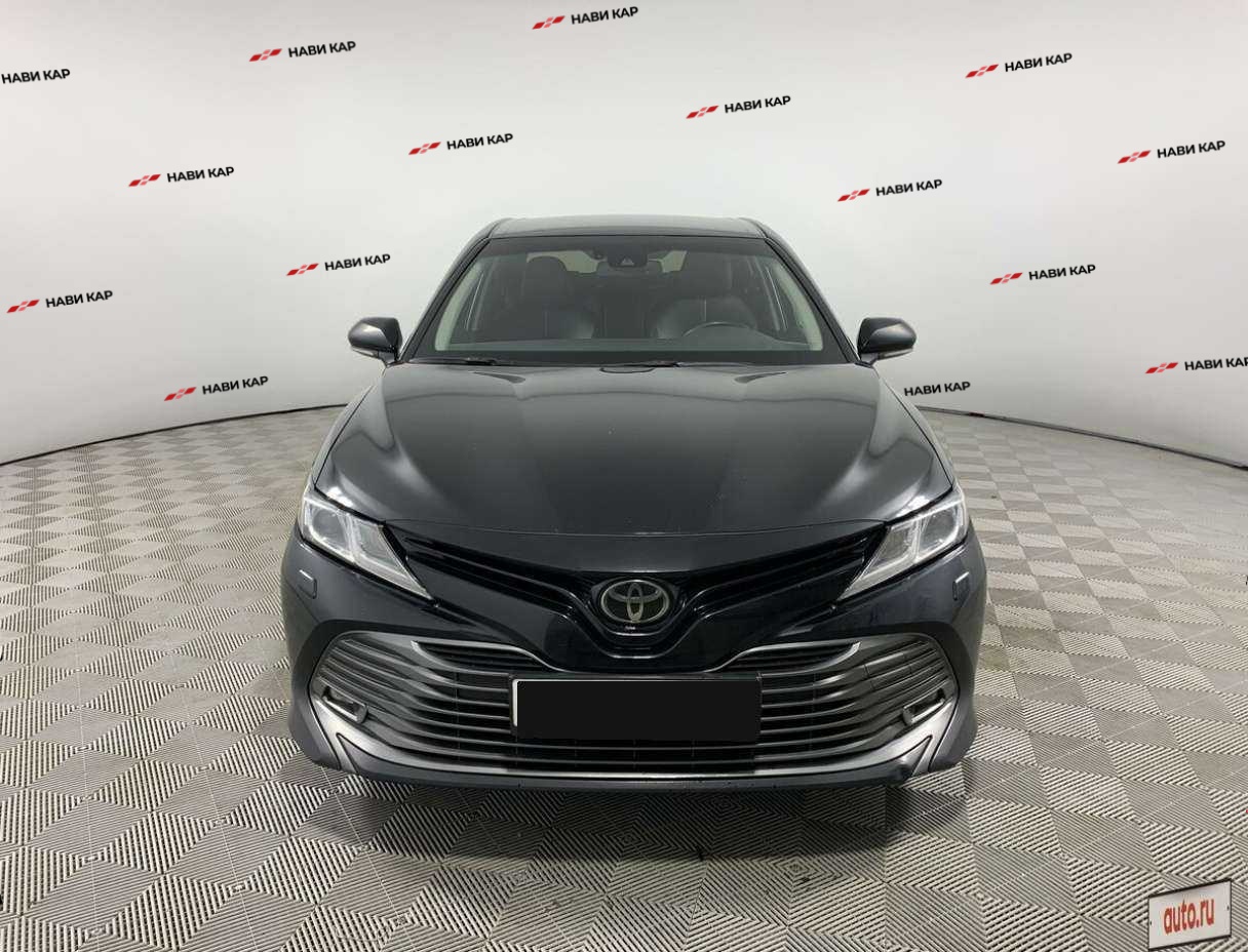 Toyota Camry с пробегом — 2019 год. Фото: #1