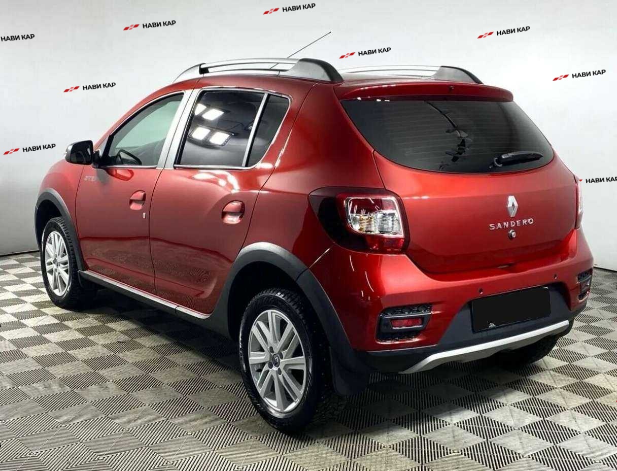 Renault Sandero с пробегом — 2021 год. Фото: #6