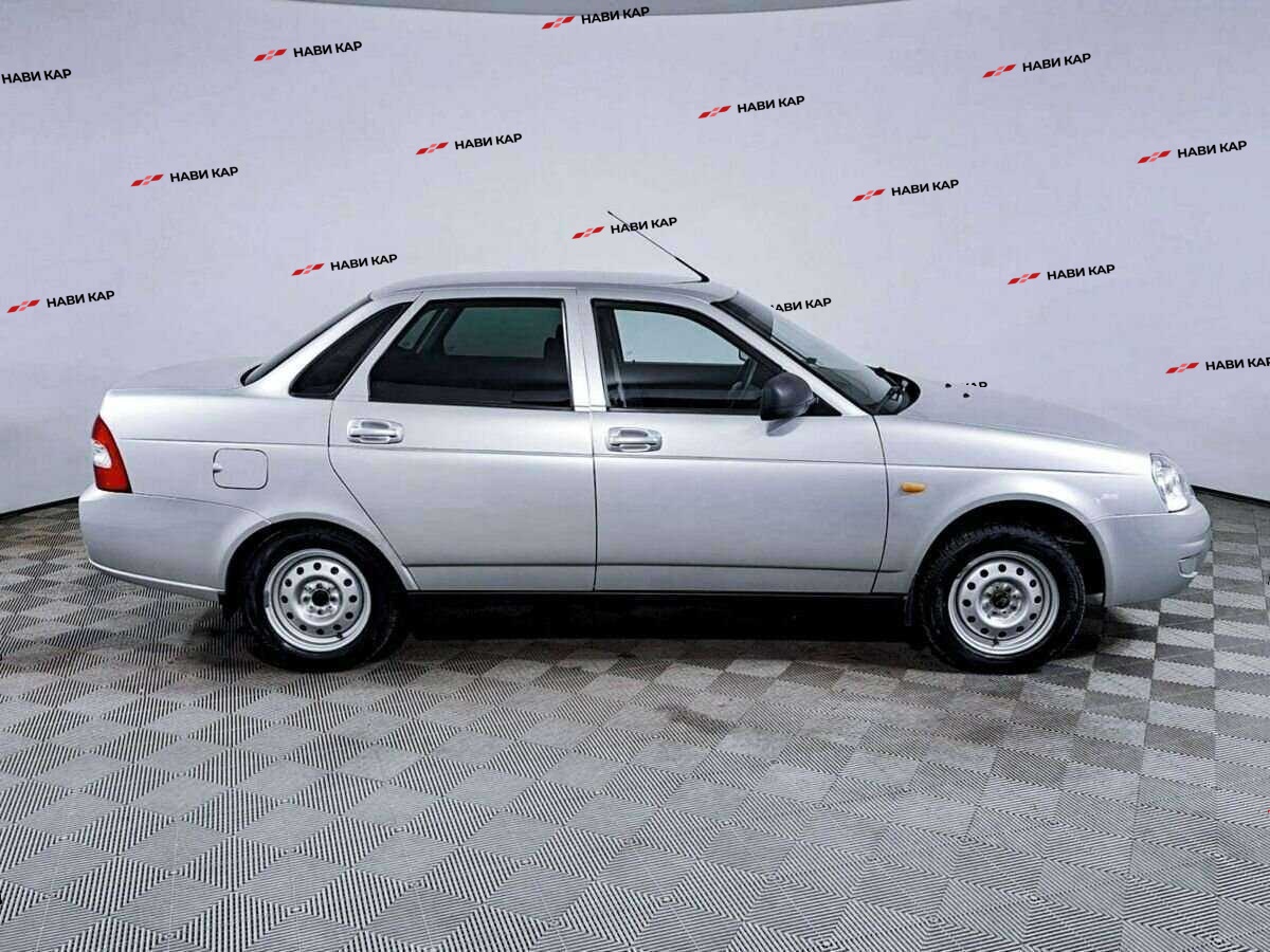 Lada (ВАЗ) Priora с пробегом — 2017 год. Фото: #3