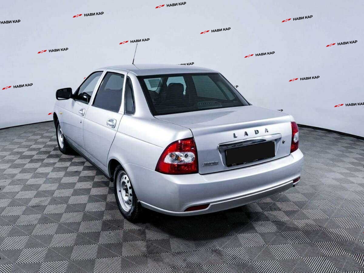Lada (ВАЗ) Priora с пробегом — 2017 год. Фото: #6
