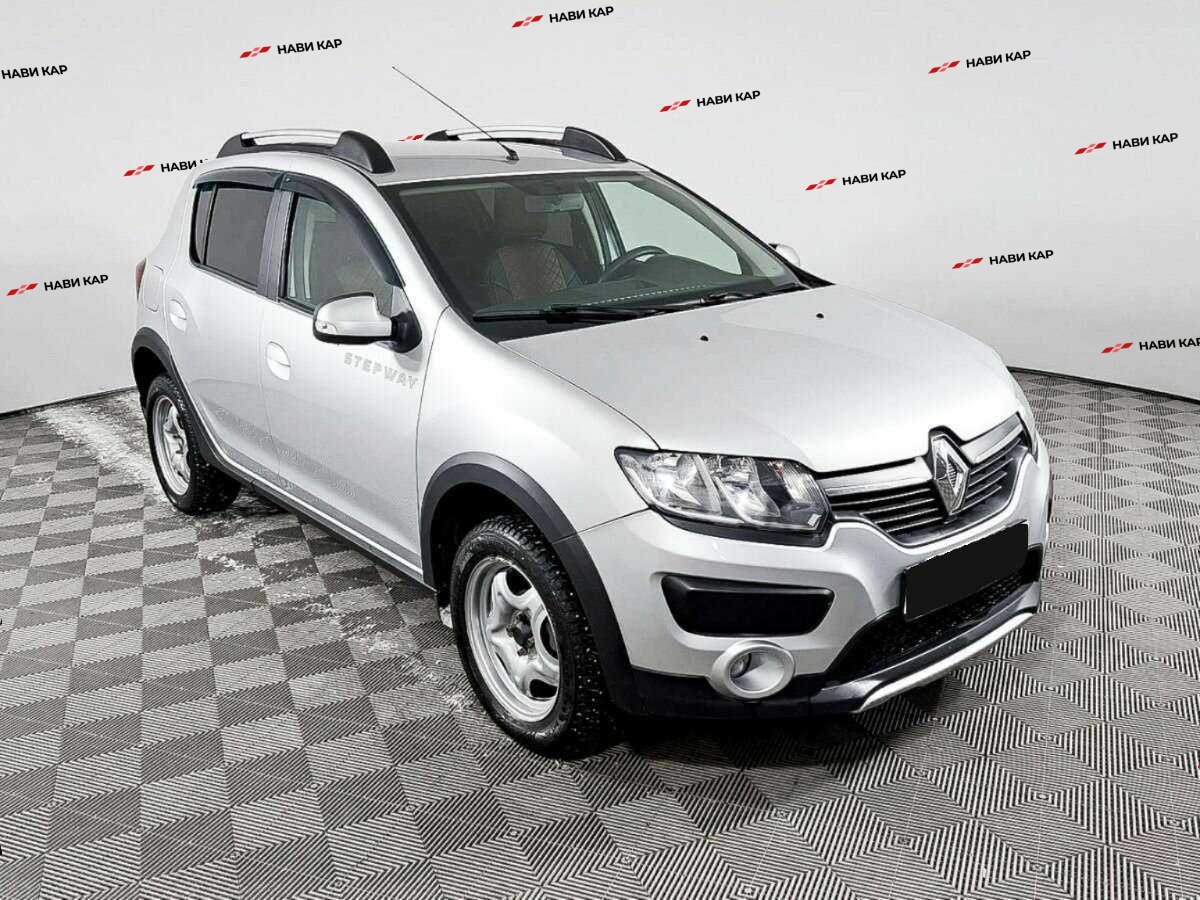 Renault Sandero с пробегом — 2018 год. Фото: #2