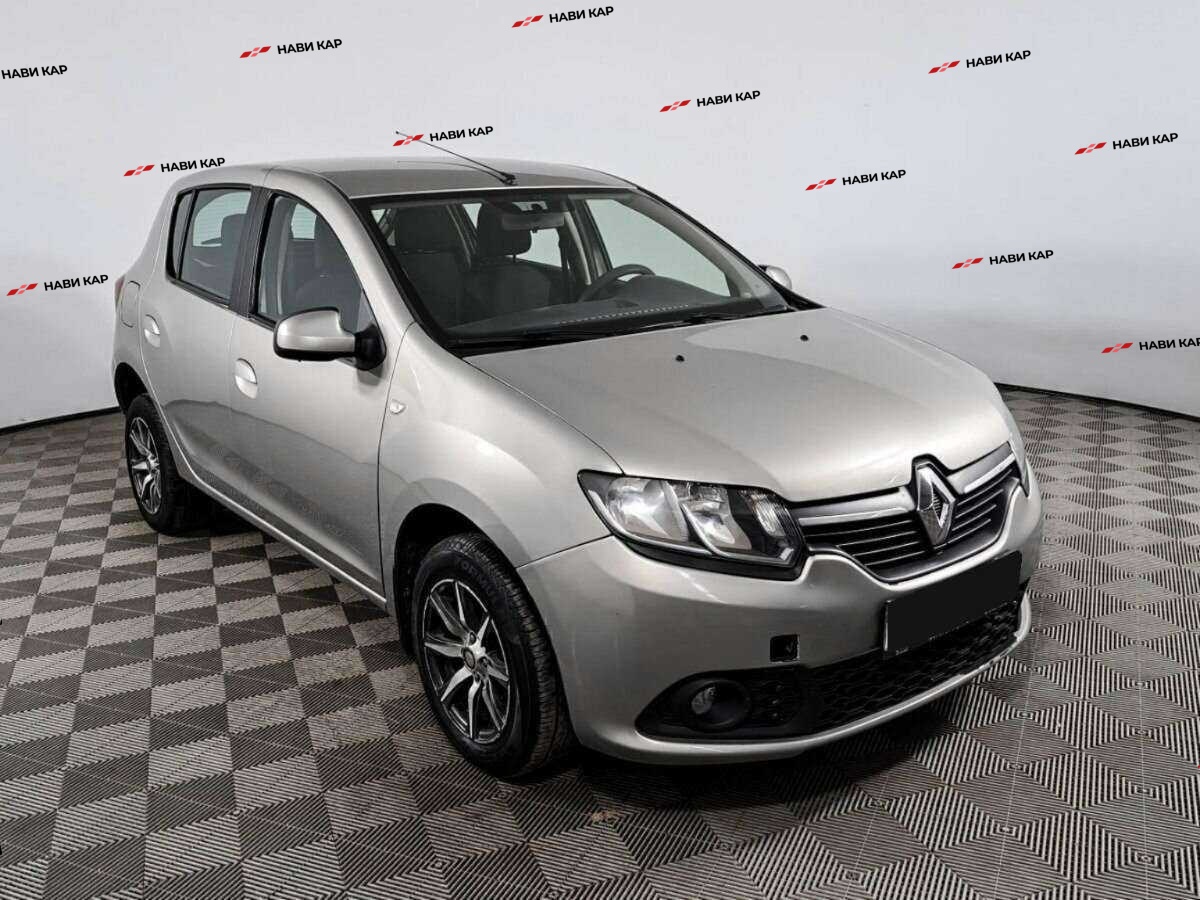 Renault Sandero с пробегом — 2015 год. Фото: #2