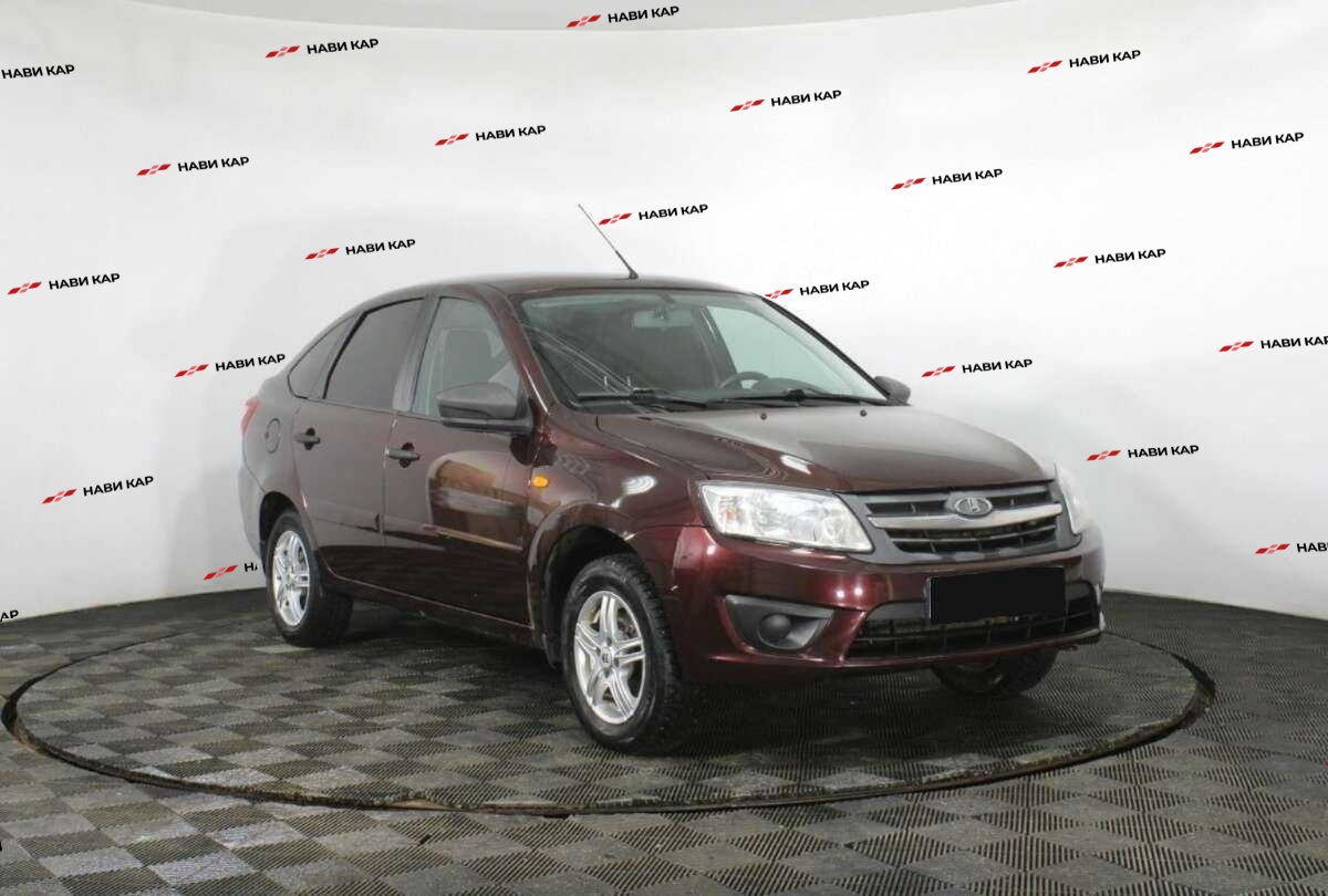 Lada (ВАЗ) Granta с пробегом — 2015 год. Фото: #2