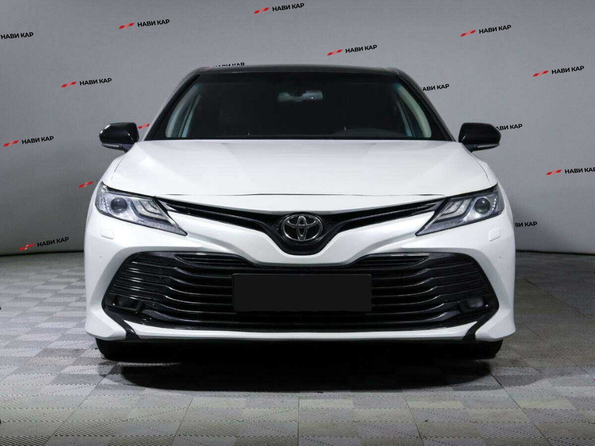 Toyota Camry с пробегом — 2019 год. Фото: #1