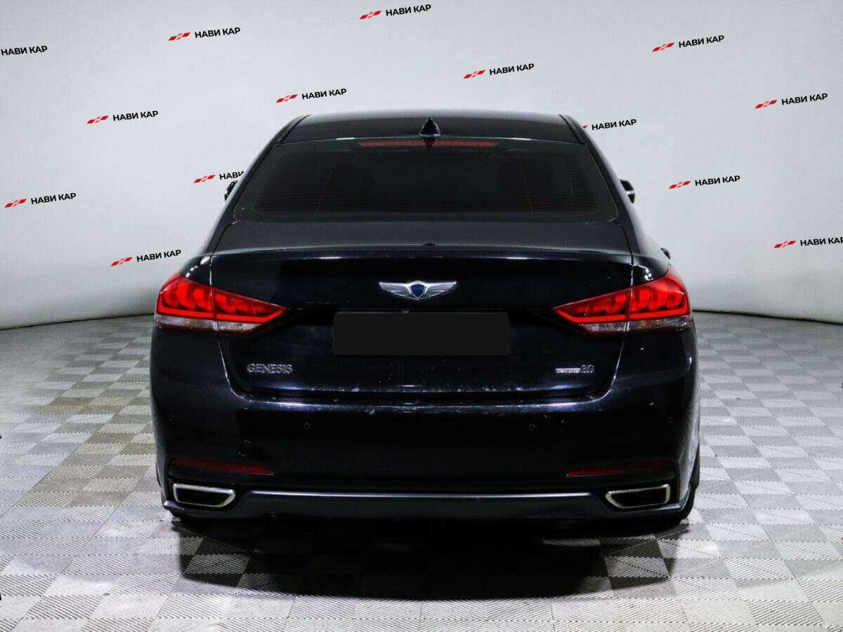 Hyundai Genesis с пробегом — 2014 год. Фото: #4