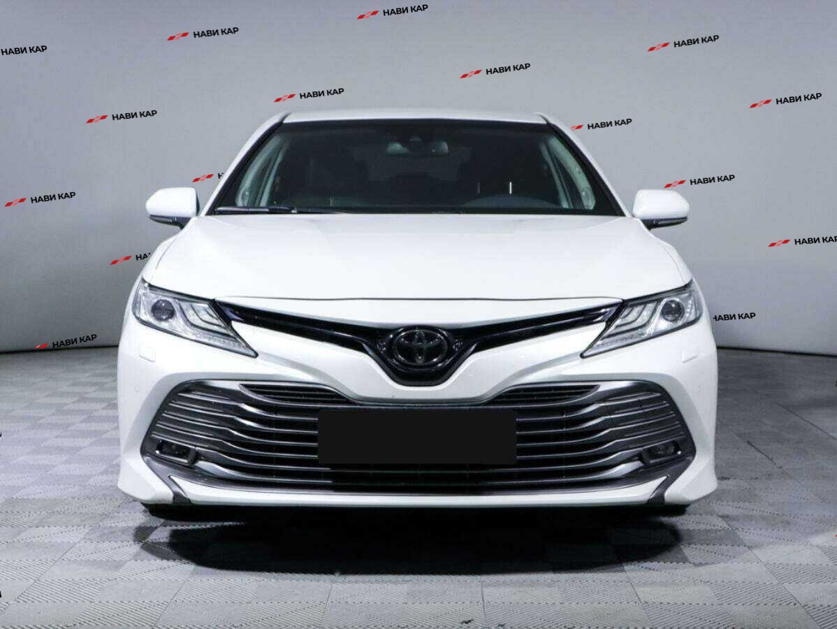 Toyota Camry с пробегом — 2018 год. Фото: #1