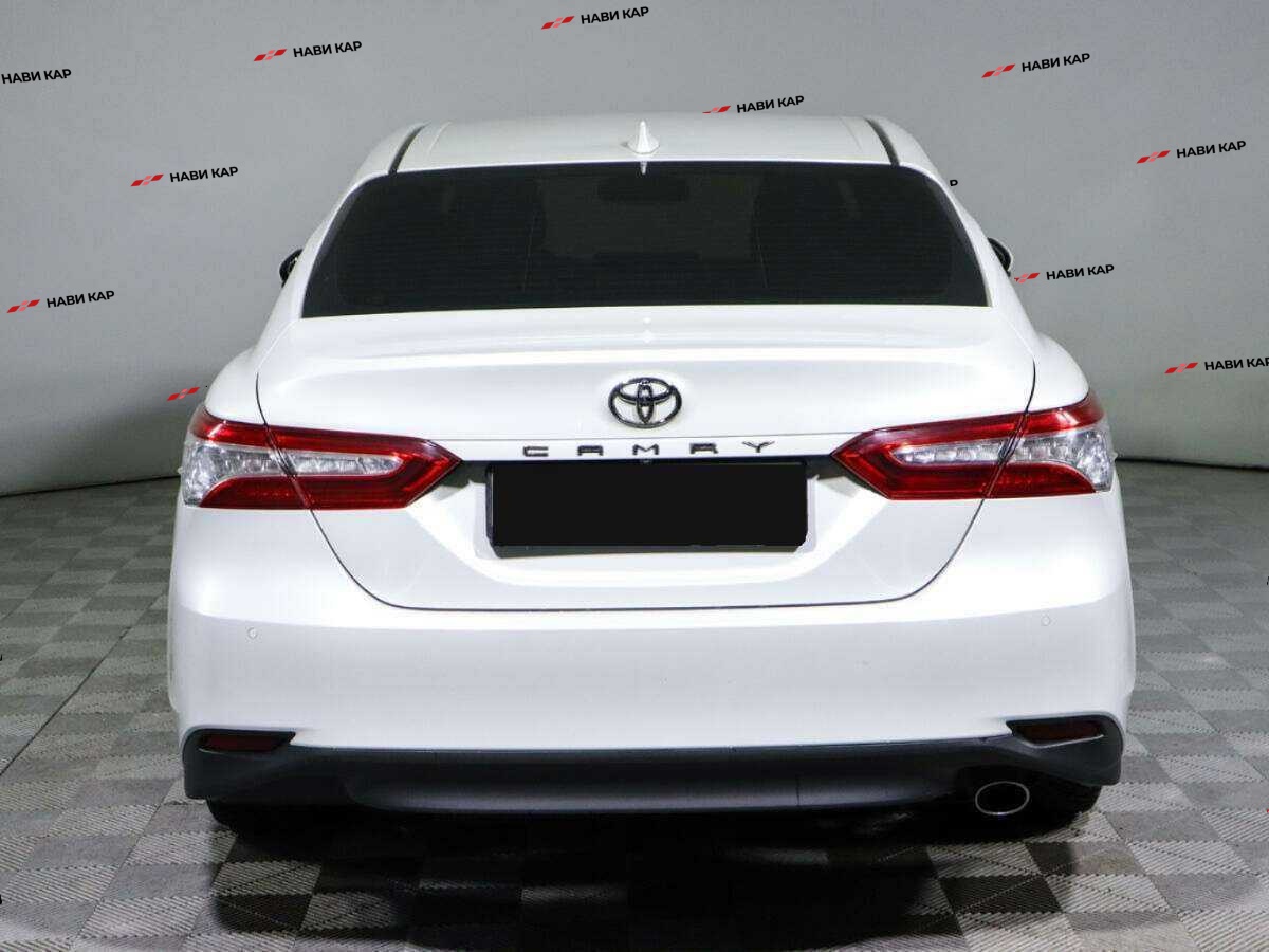 Toyota Camry с пробегом — 2018 год. Фото: #4