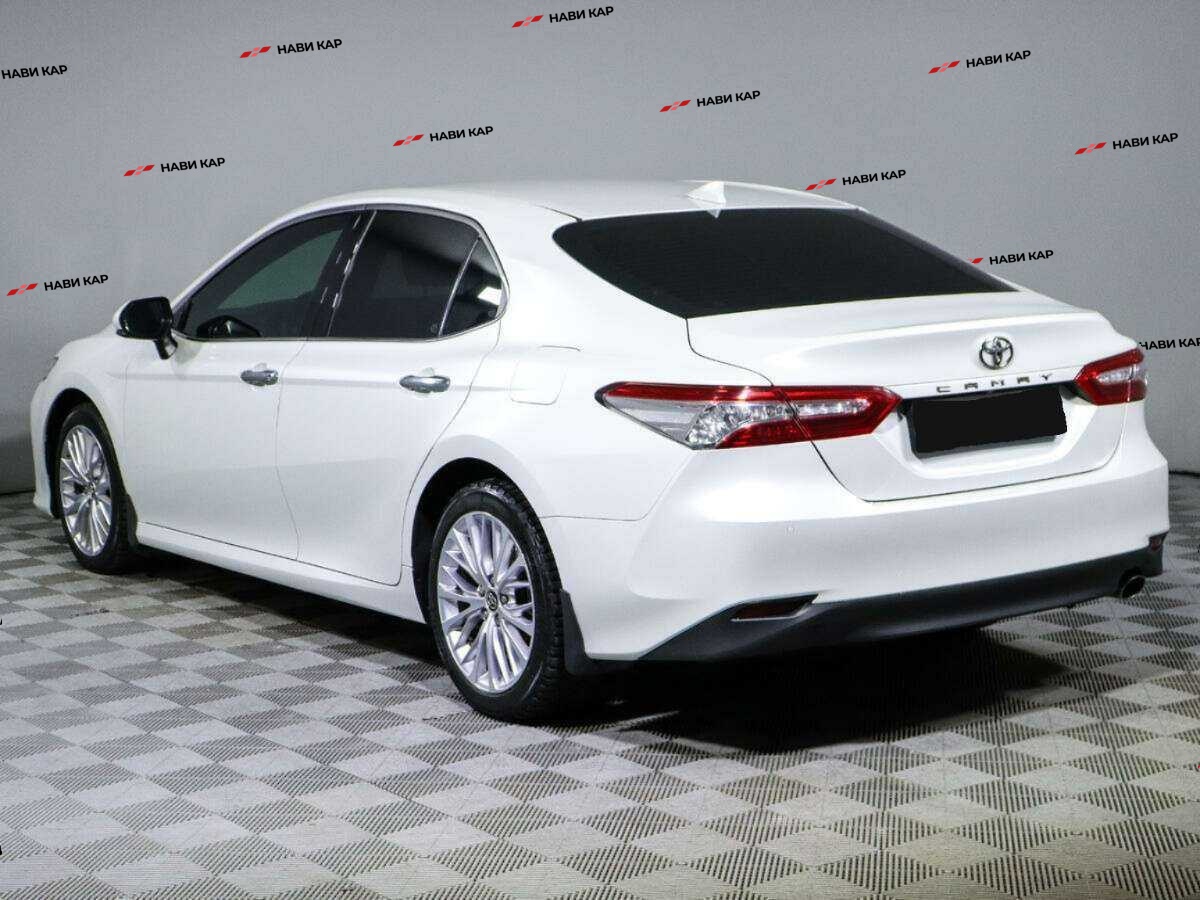 Toyota Camry с пробегом — 2018 год. Фото: #5