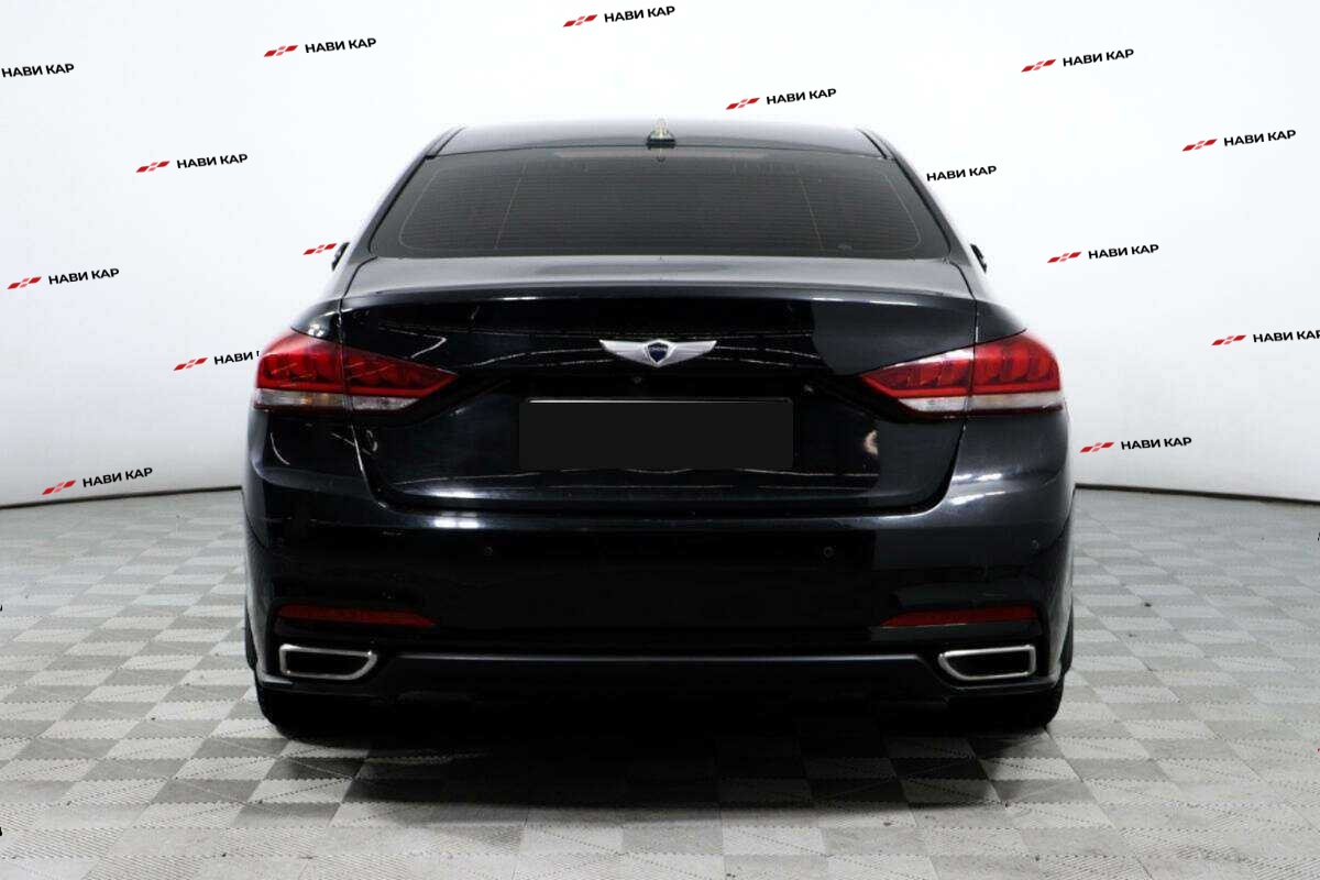 Hyundai Genesis с пробегом — 2016 год. Фото: #5