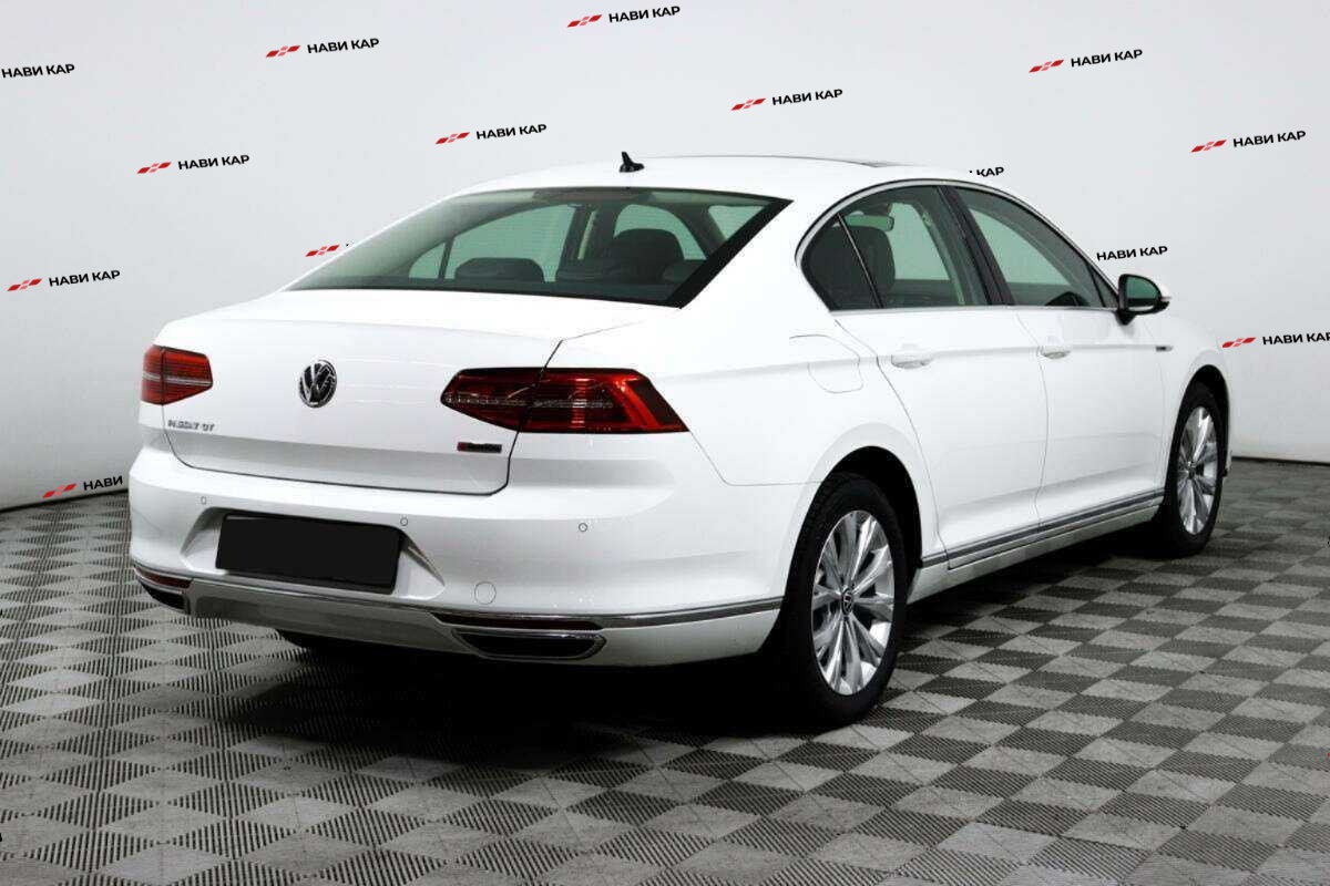 Volkswagen Passat с пробегом — 2018 год. Фото: #3