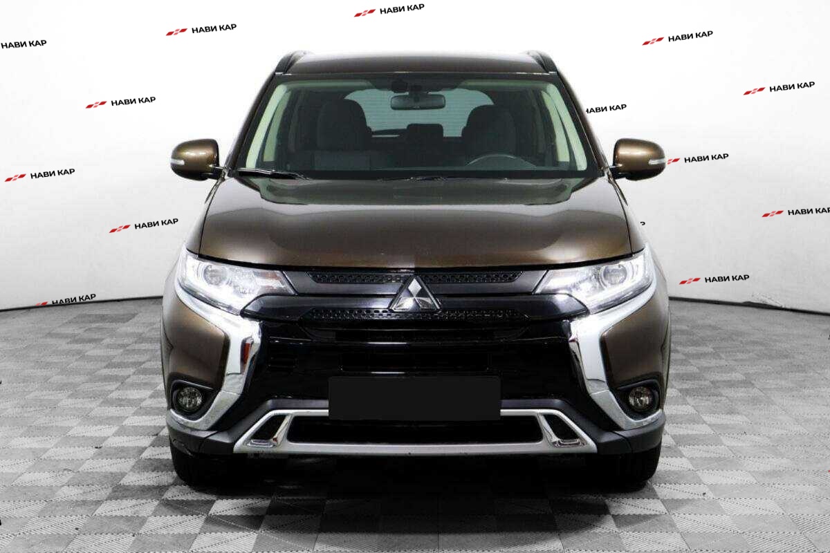 Mitsubishi Outlander с пробегом — 2022 год. Фото: #1