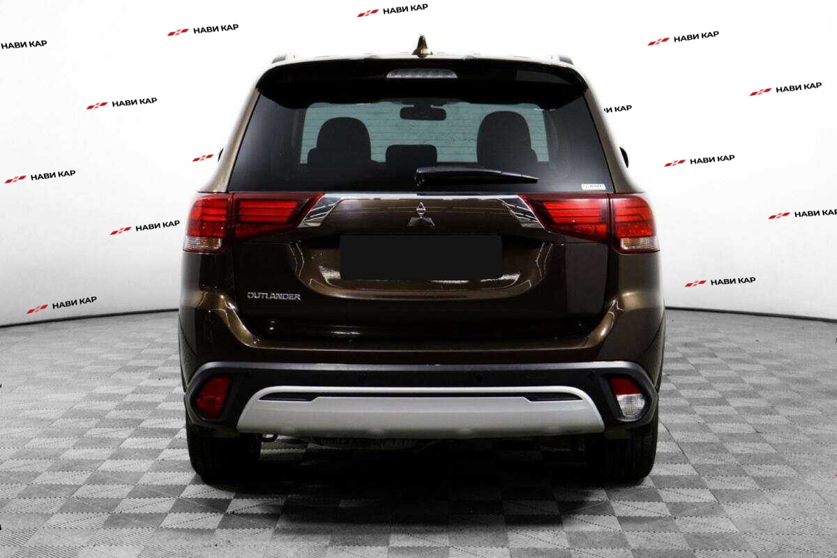Mitsubishi Outlander с пробегом — 2022 год. Фото: #5