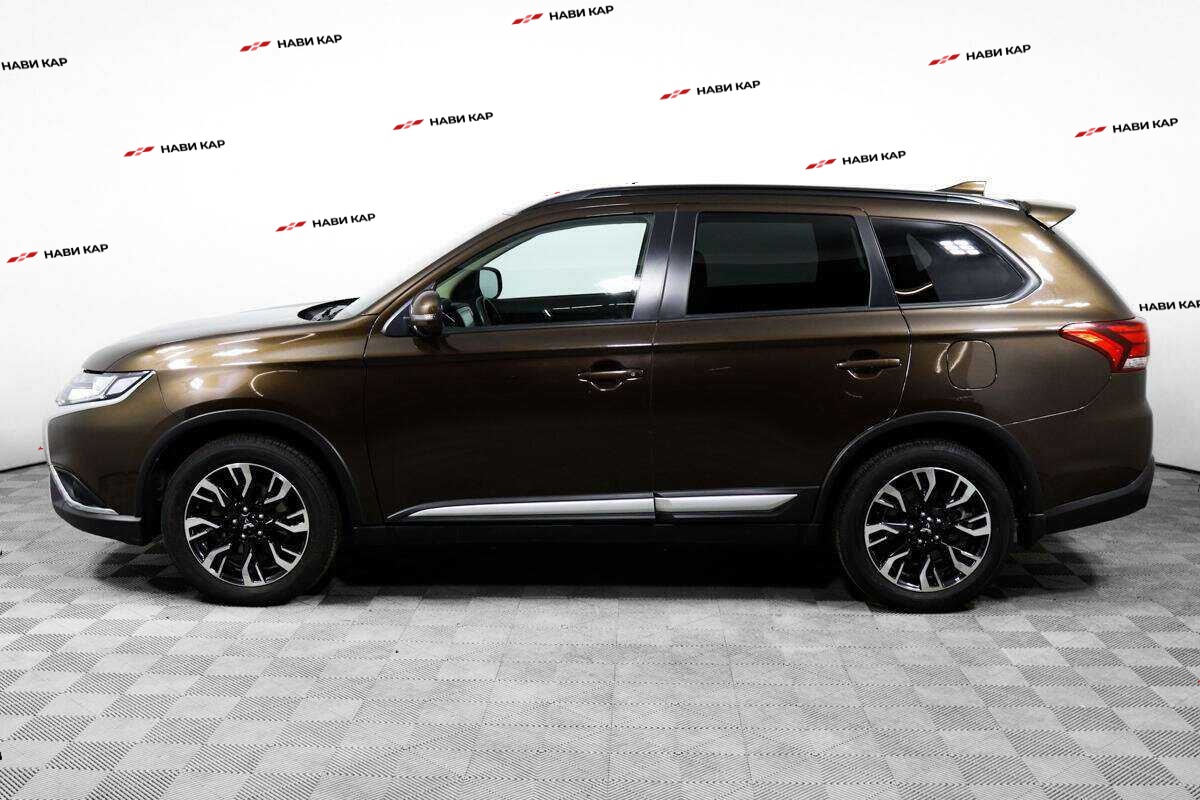 Mitsubishi Outlander с пробегом — 2022 год. Фото: #7