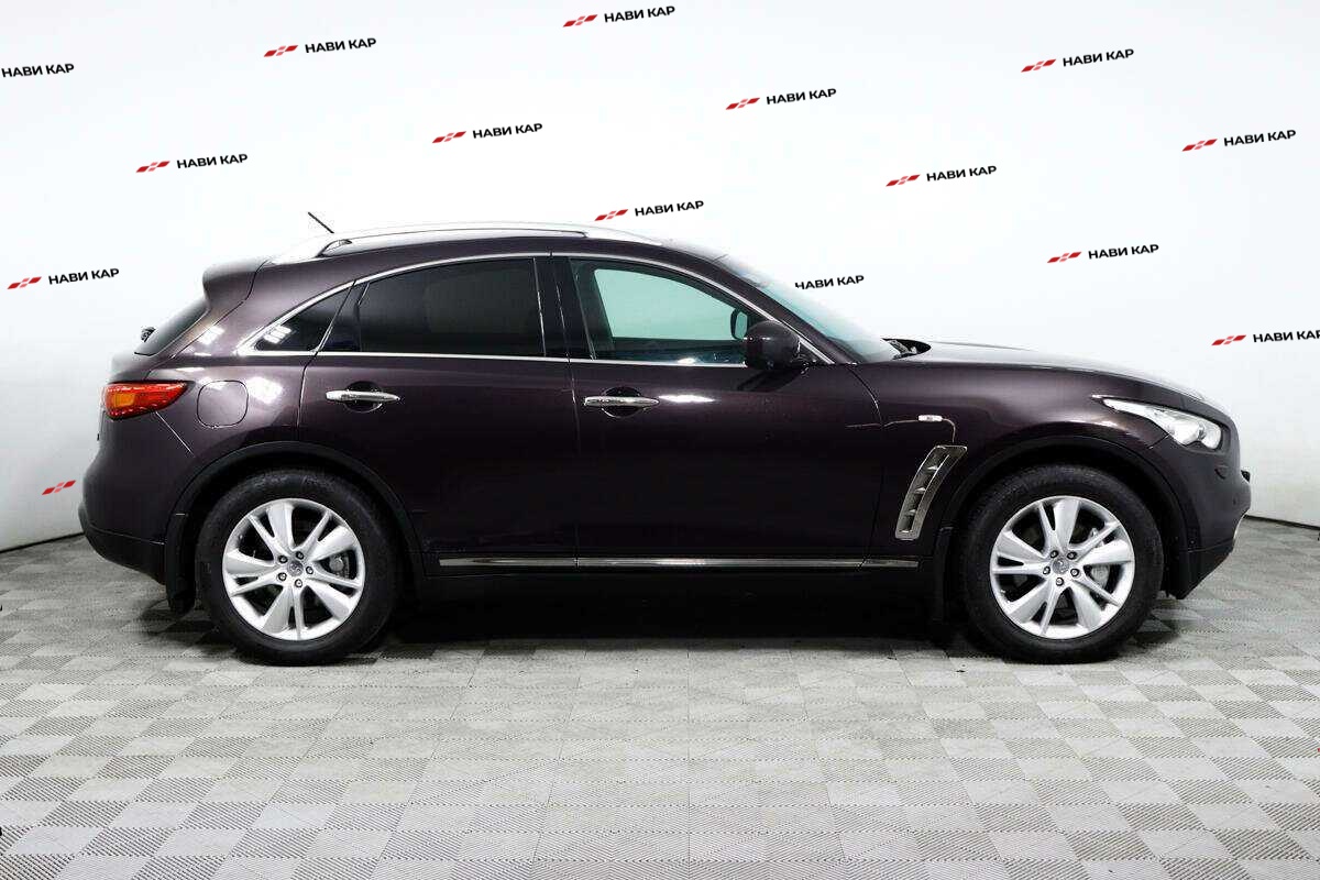 Infiniti FX с пробегом — 2012 год. Фото: #3
