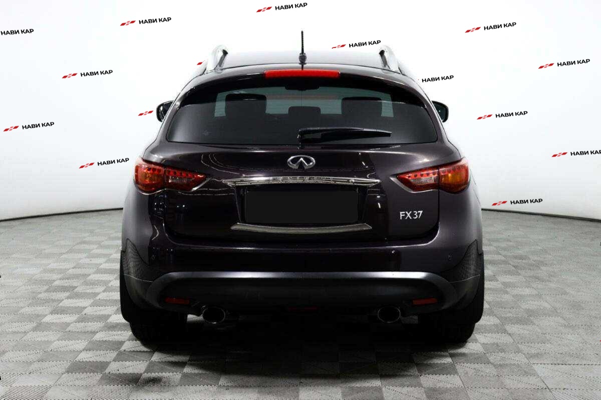 Infiniti FX с пробегом — 2012 год. Фото: #5