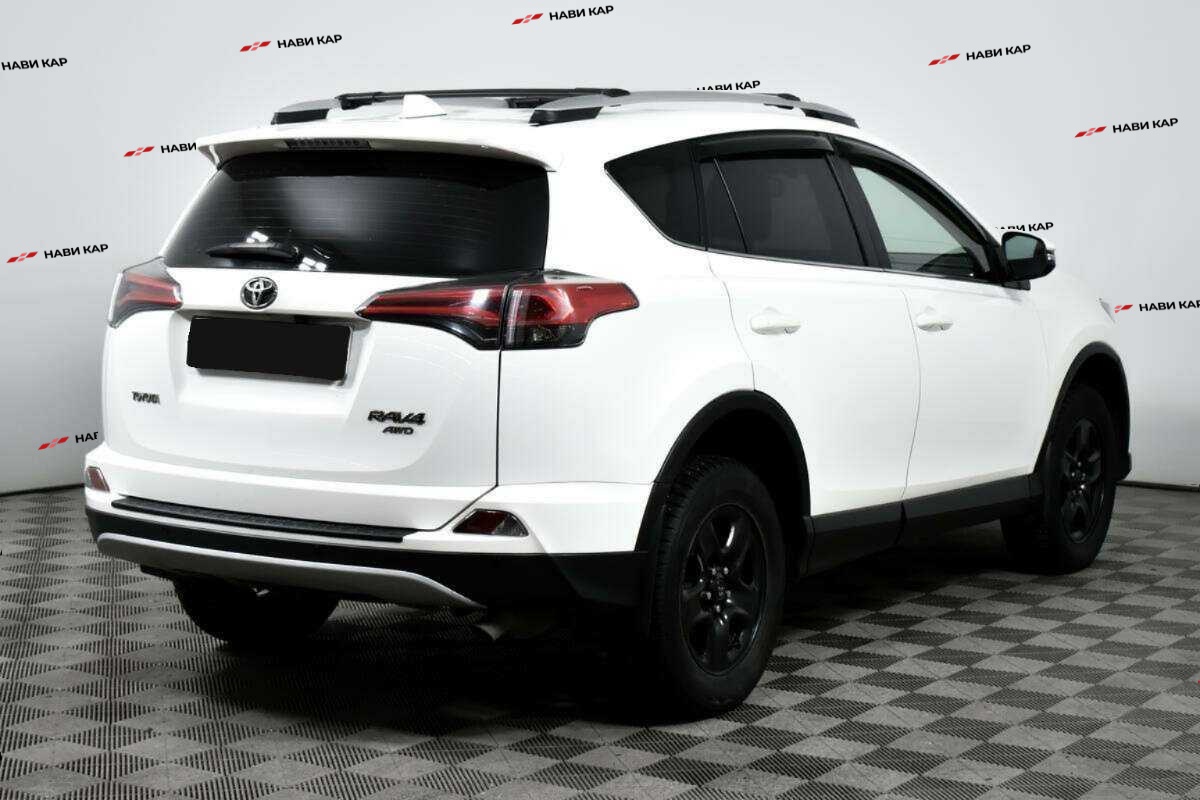 Toyota RAV4 с пробегом — 2018 год. Фото: #4