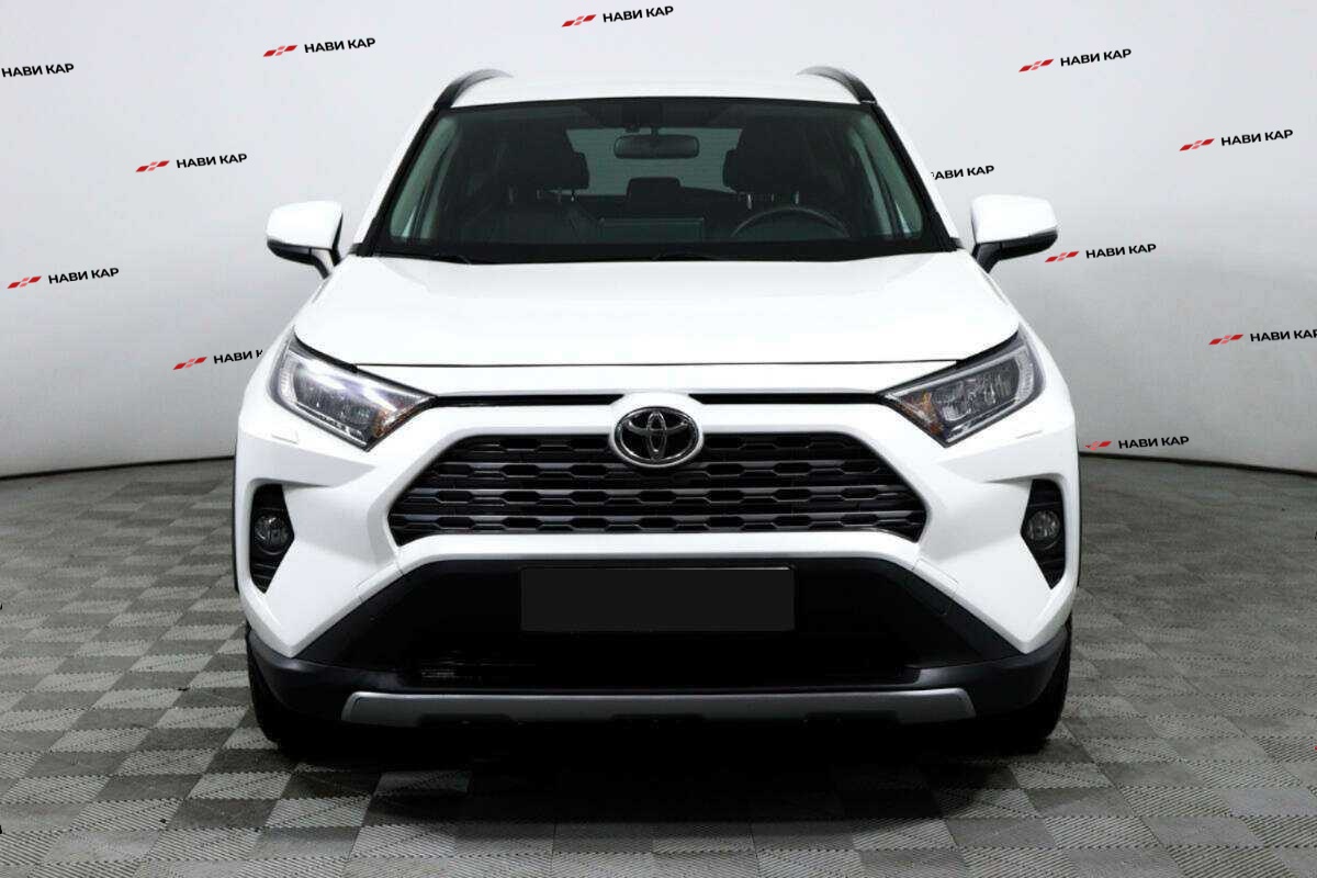 Toyota RAV4 с пробегом — 2020 год. Фото: #1