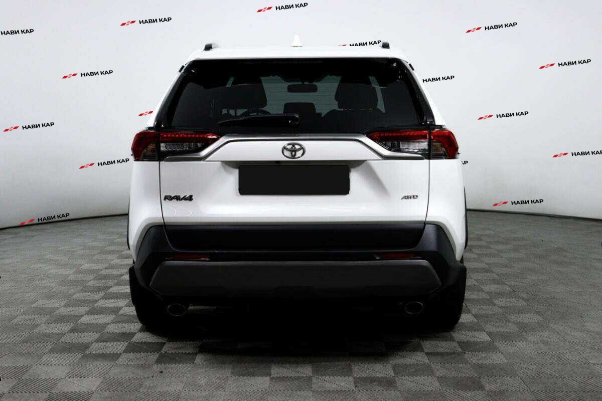 Toyota RAV4 с пробегом — 2020 год. Фото: #5