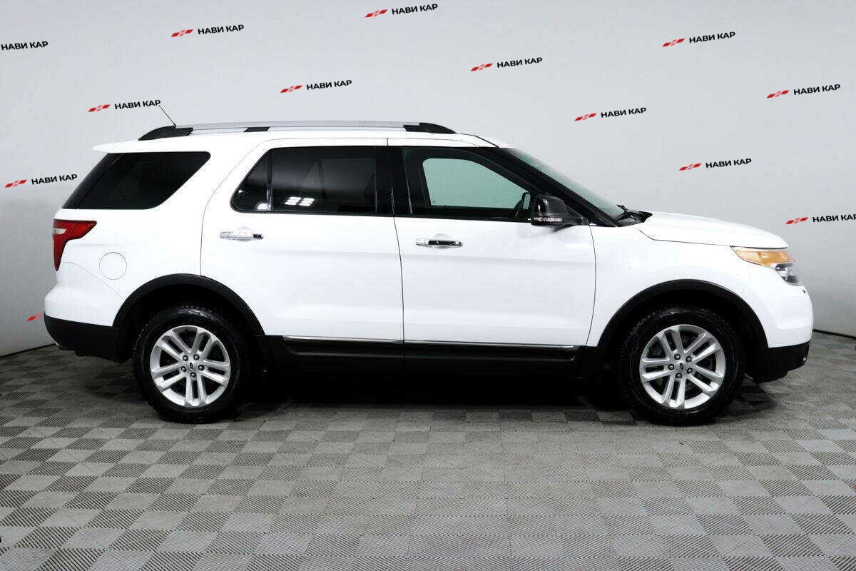 Ford Explorer с пробегом — 2015 год. Фото: #3