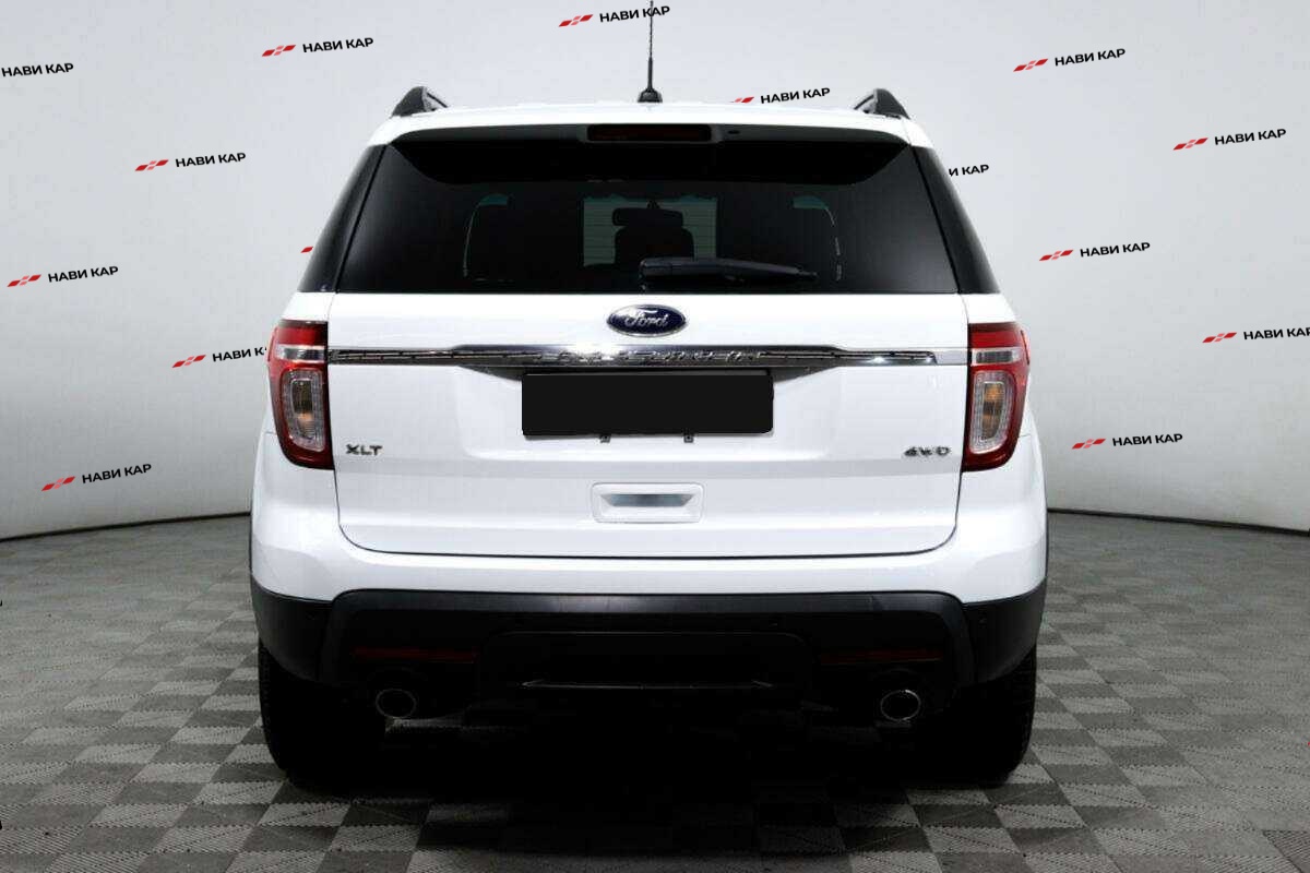 Ford Explorer с пробегом — 2015 год. Фото: #5