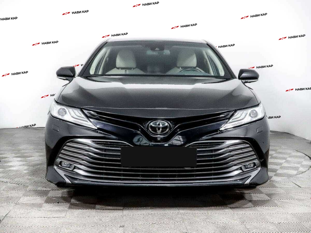 Toyota Camry с пробегом — 2018 год. Фото: #1