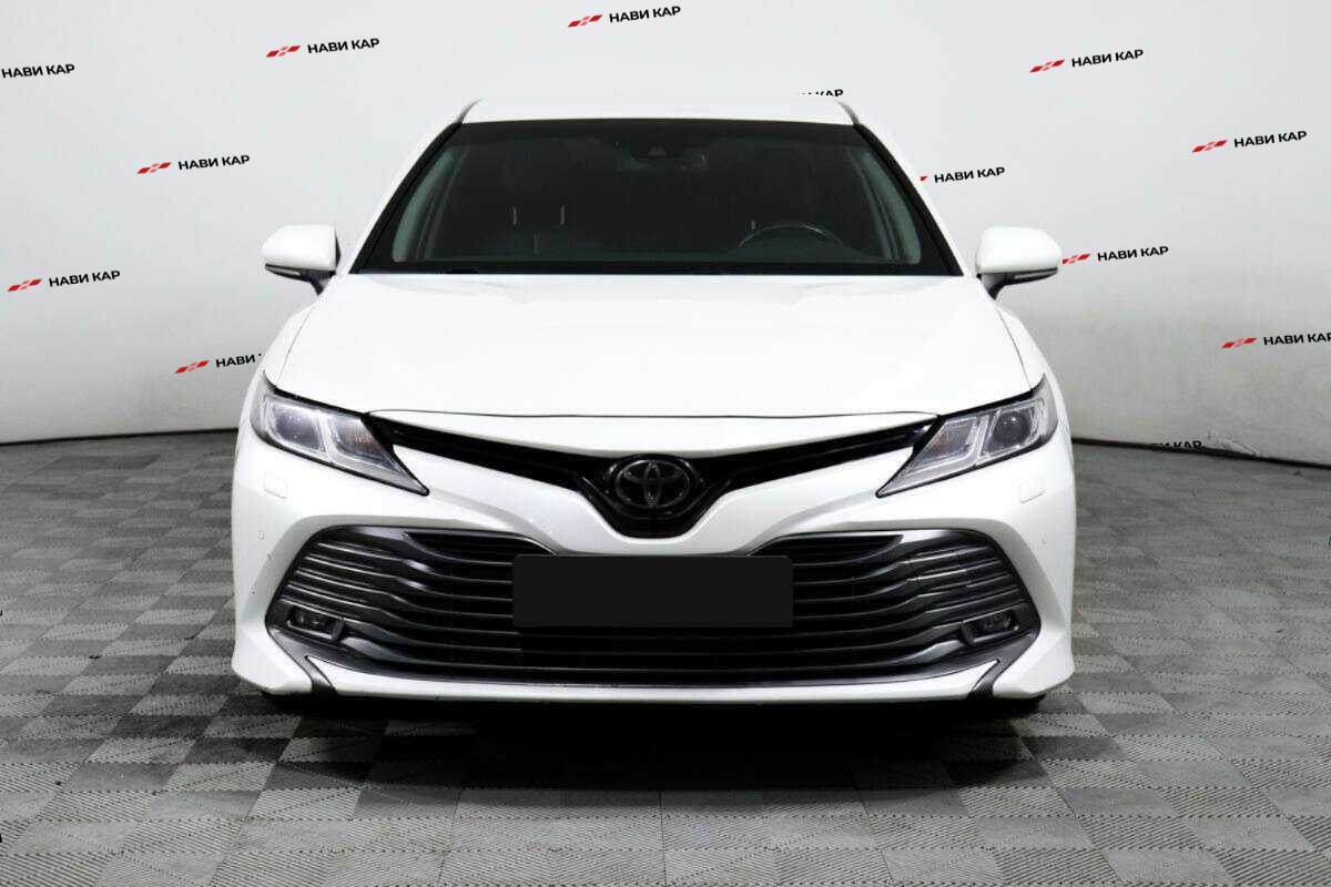 Toyota Camry с пробегом — 2019 год. Фото: #1