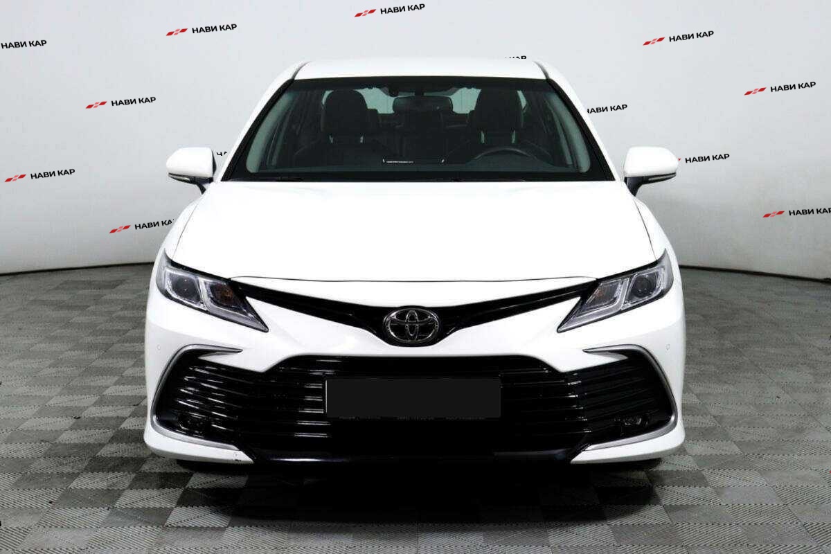 Toyota Camry с пробегом — 2021 год. Фото: #1
