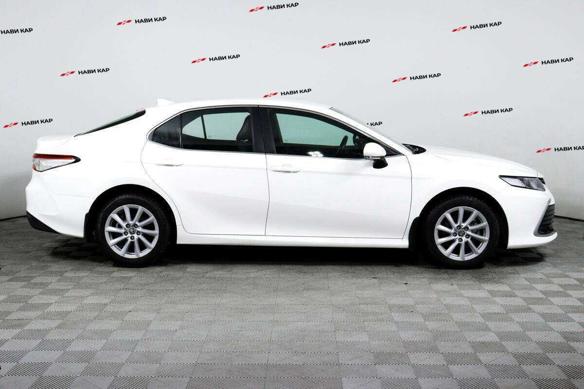 Toyota Camry с пробегом — 2021 год. Фото: #3