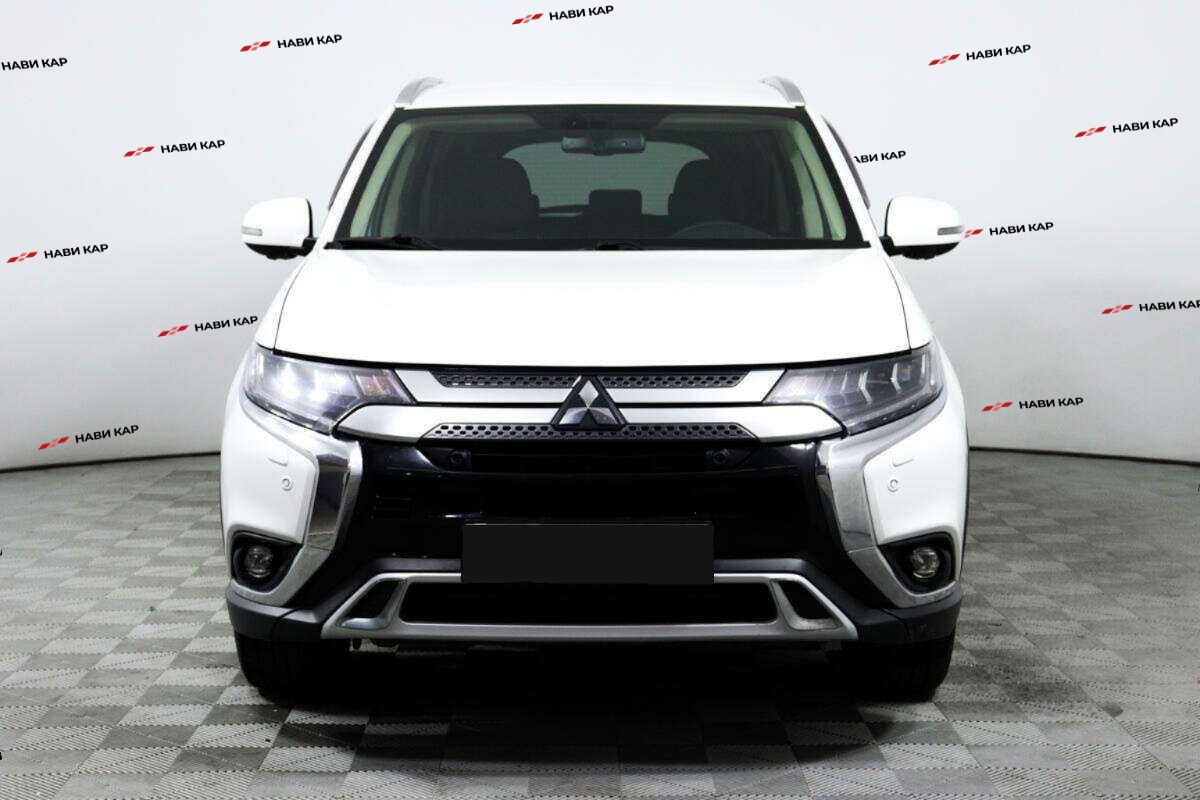 Mitsubishi Outlander с пробегом — 2019 год. Фото: #1
