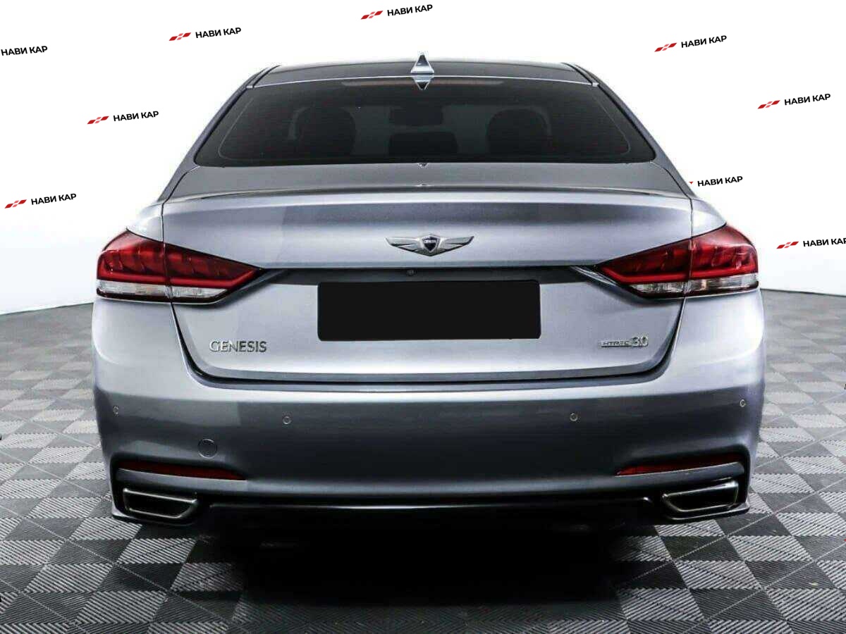 Hyundai Genesis с пробегом — 2014 год. Фото: #5