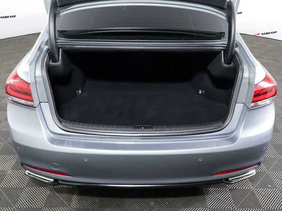 Hyundai Genesis с пробегом — 2014 год. Фото: #16