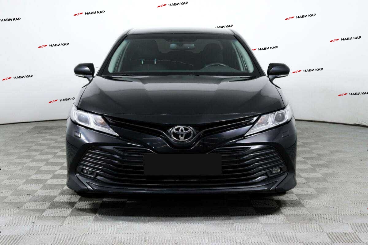 Toyota Camry с пробегом — 2019 год. Фото: #1