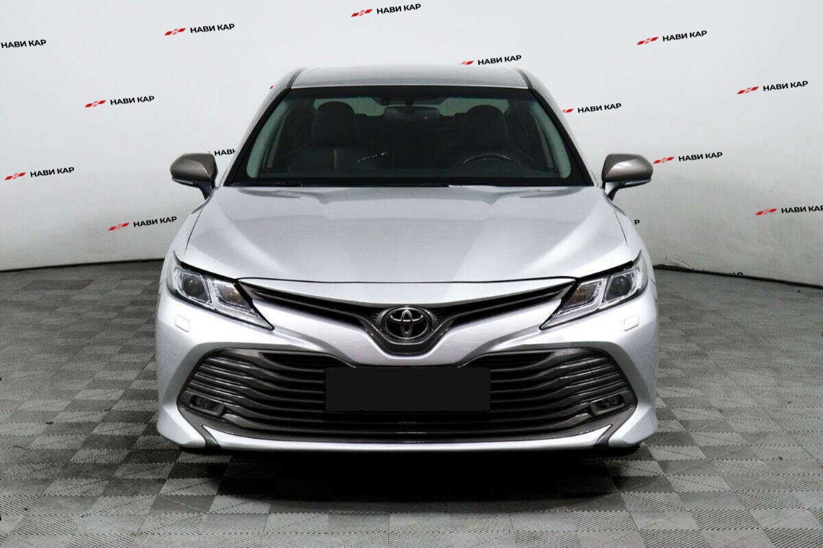Toyota Camry с пробегом — 2018 год. Фото: #1