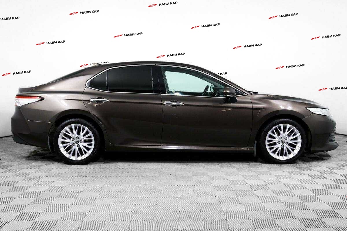 Toyota Camry с пробегом — 2019 год. Фото: #3