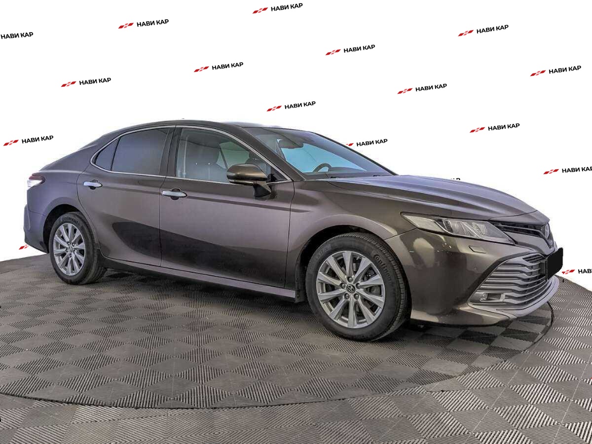Toyota Camry с пробегом — 2018 год. Фото: #2