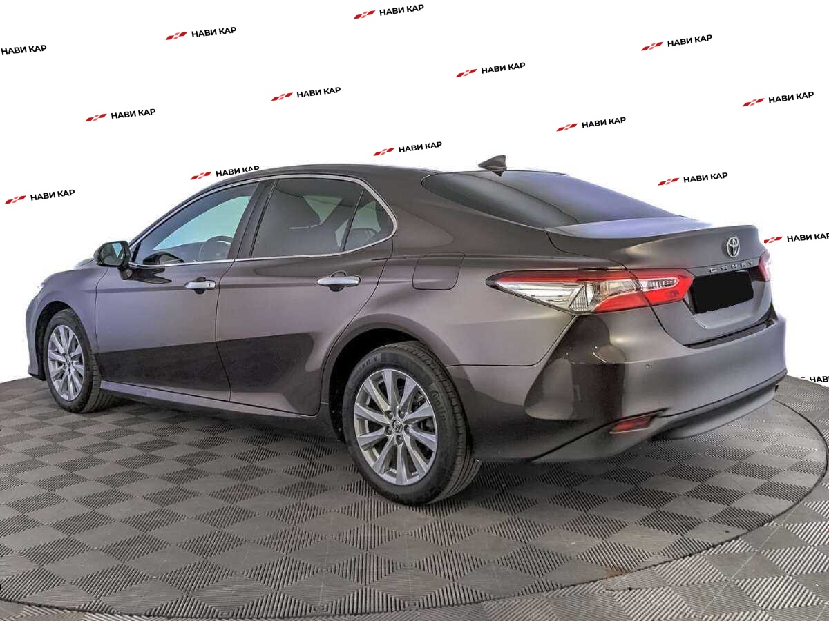 Toyota Camry с пробегом — 2018 год. Фото: #6