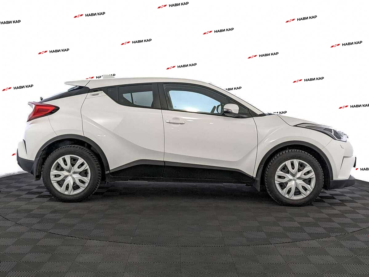 Toyota C-HR с пробегом — 2019 год. Фото: #3