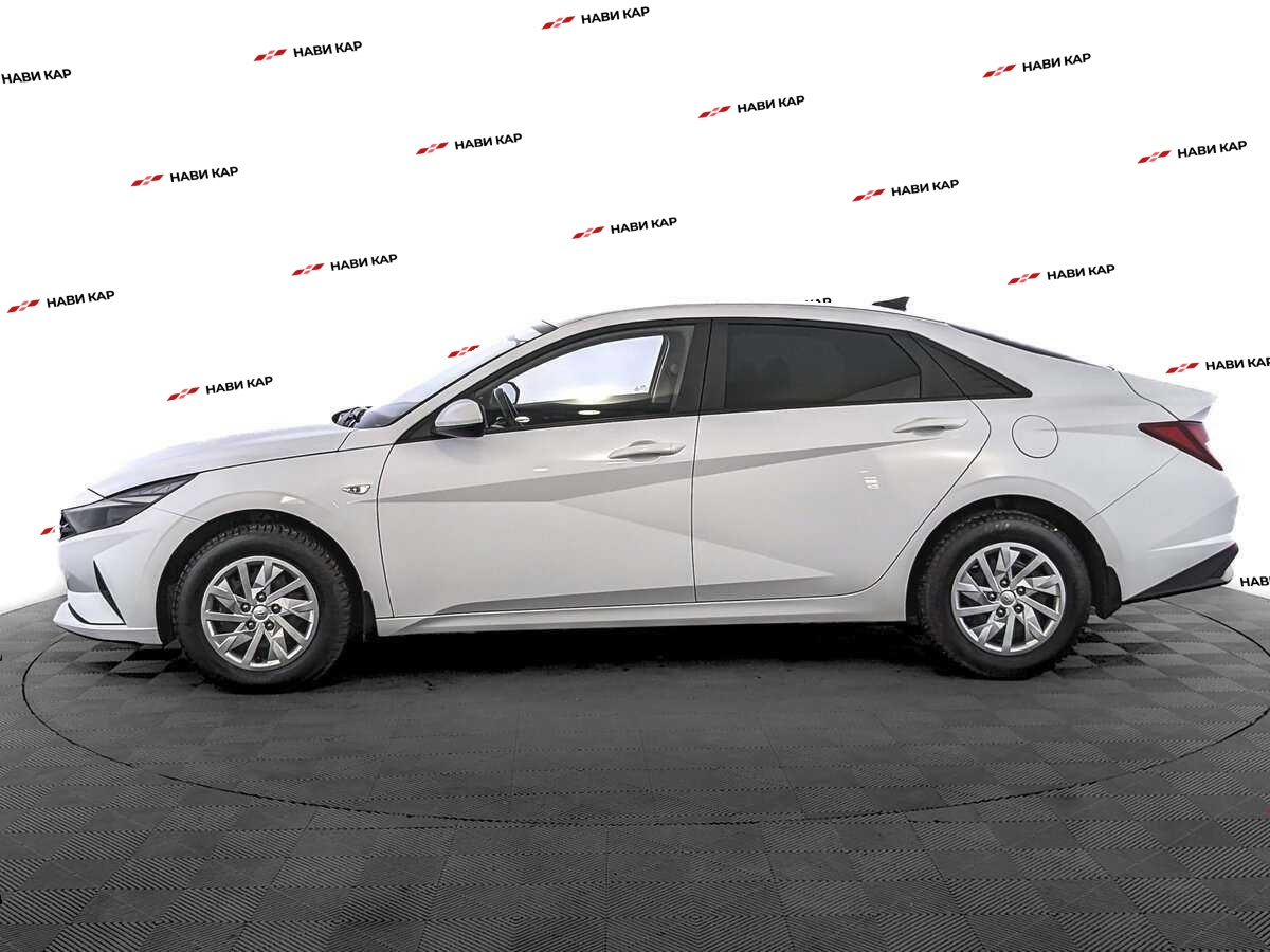 Hyundai Elantra с пробегом — 2022 год. Фото: #7