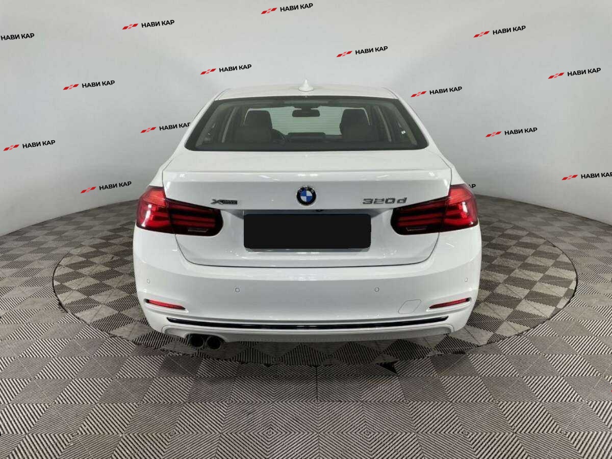 BMW 3 серии с пробегом — 2018 год. Фото: #2