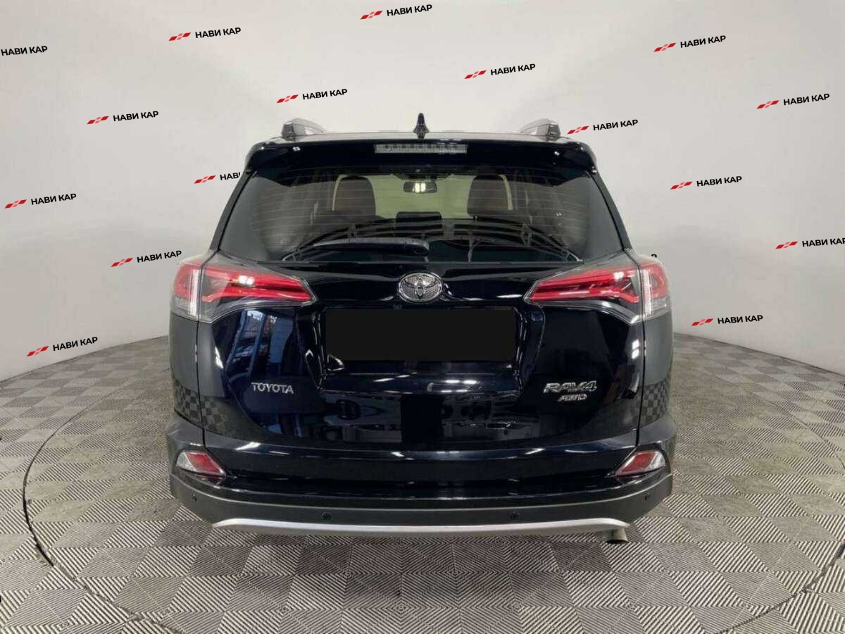 Toyota RAV4 с пробегом — 2018 год. Фото: #2