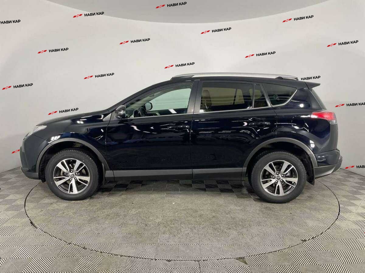 Toyota RAV4 с пробегом — 2018 год. Фото: #4