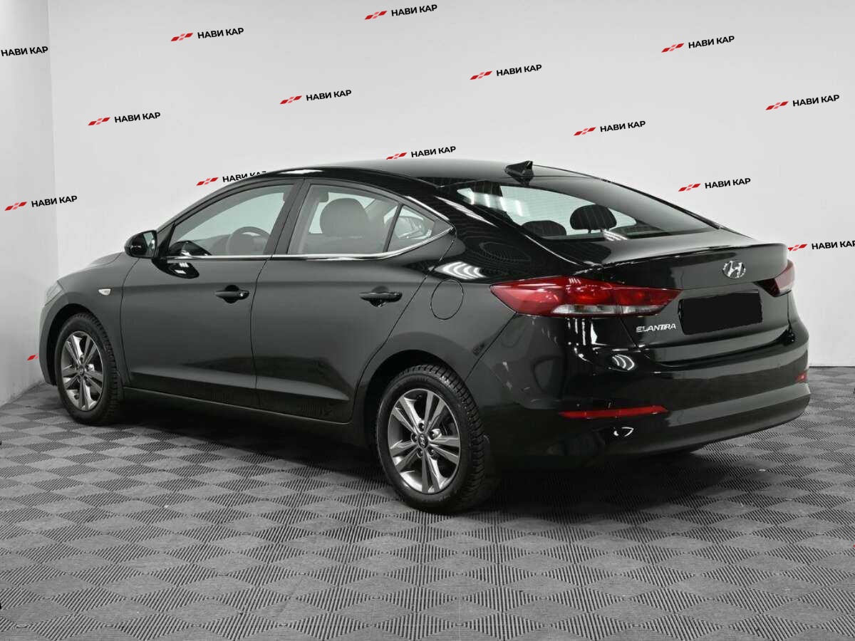Hyundai Elantra с пробегом — 2017 год. Фото: #3