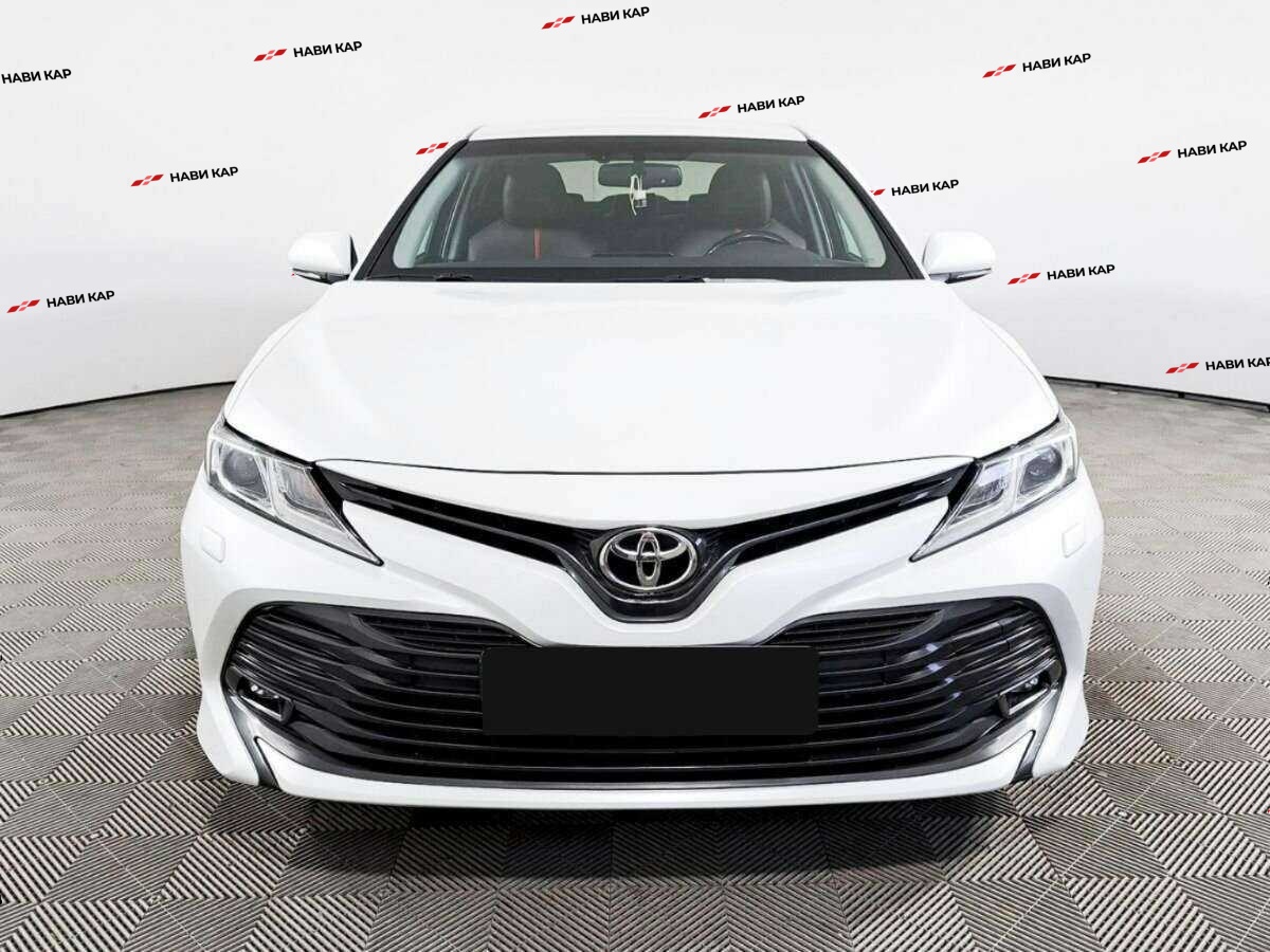 Toyota Camry с пробегом — 2019 год. Фото: #1