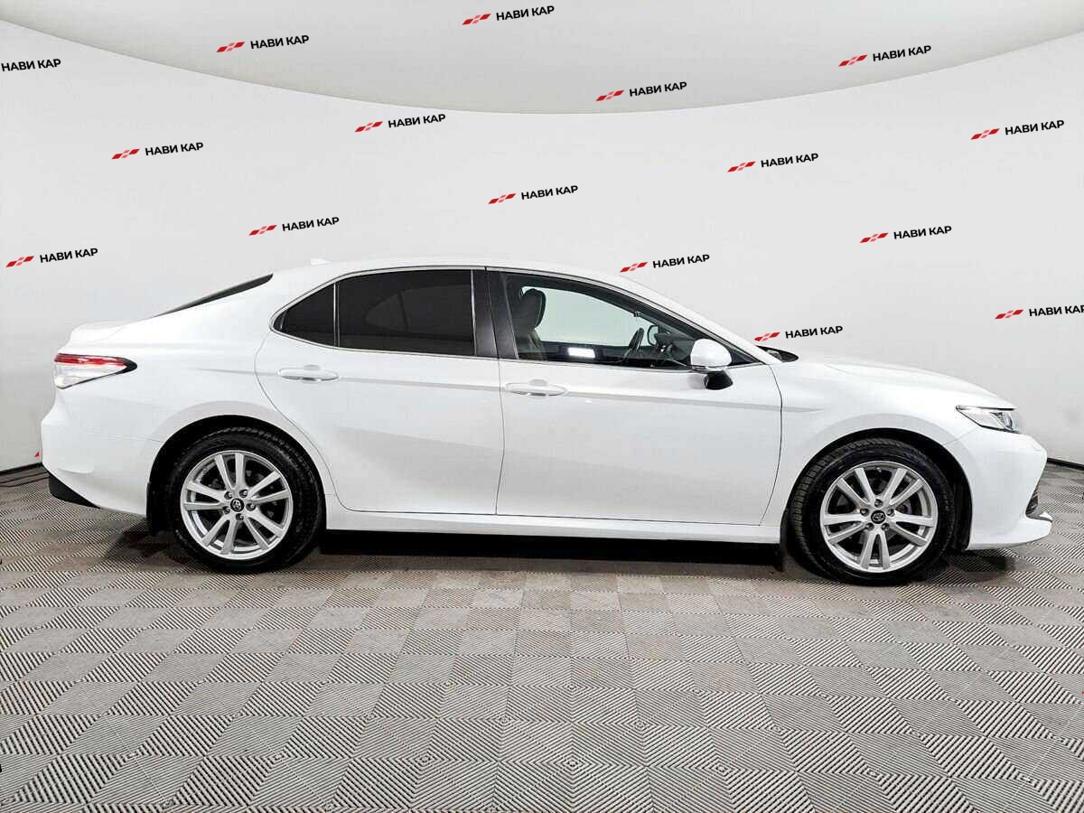 Toyota Camry с пробегом — 2019 год. Фото: #3
